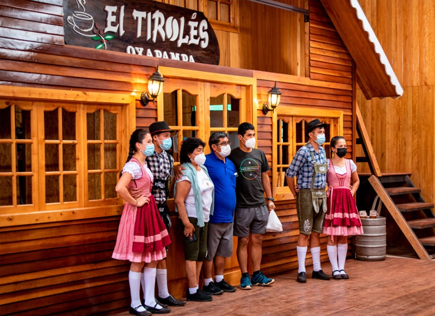 Diversión en familia en el emocionante lugar el tirolés. Aventuras compartidas que crean recuerdos inolvidables.